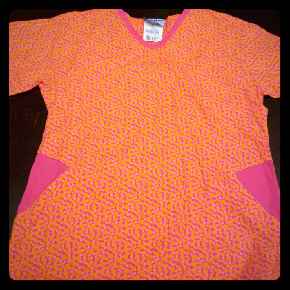 Small scrub top